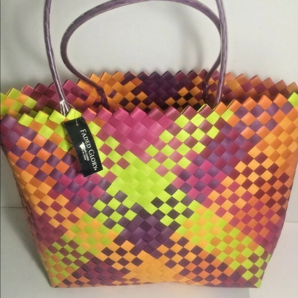 plastic woven beach tote